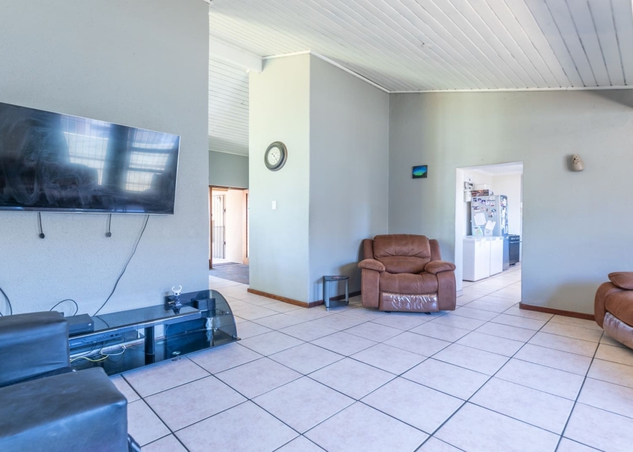 4 Bedroom Property for Sale in Windsor Park Western Cape